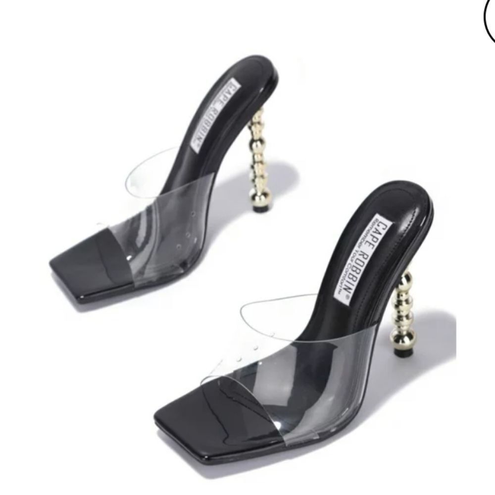 BRAND NEW CAPE ROBBIN METRO HEELS